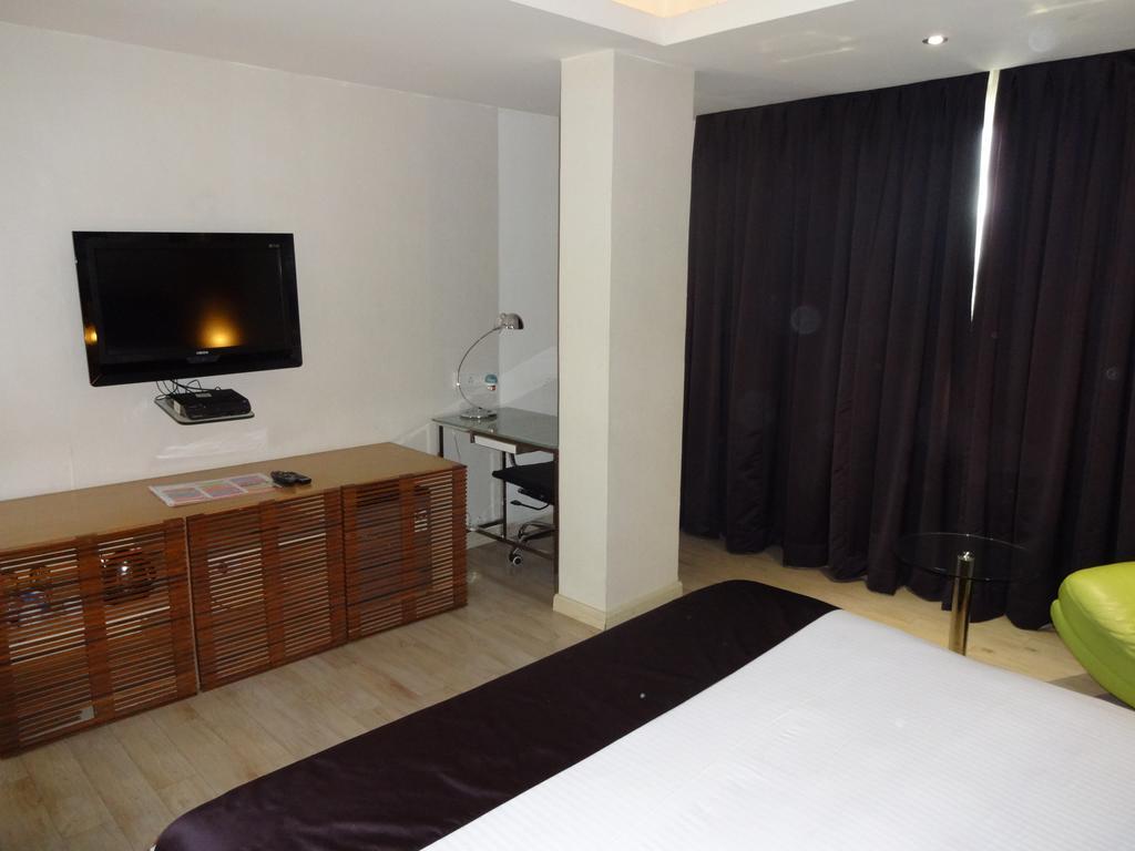 The Purple Leaf Hotels Hyderabad Bagian luar foto