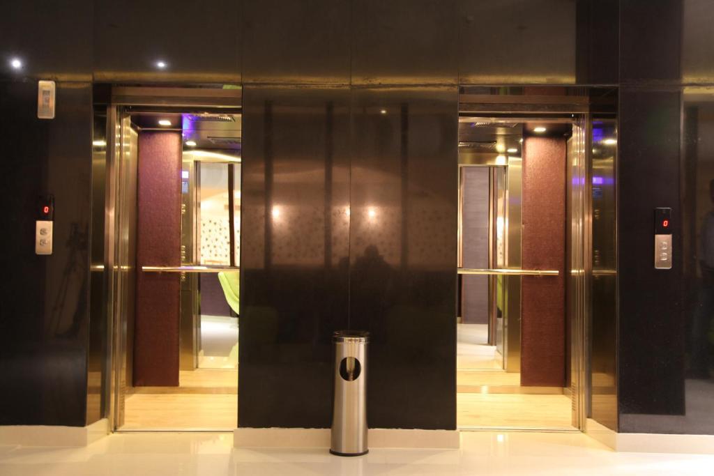 The Purple Leaf Hotels Hyderabad Bagian luar foto