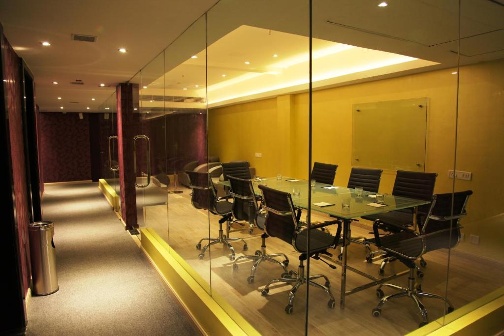 The Purple Leaf Hotels Hyderabad Bagian luar foto